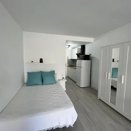 Apartment Estudio7 *